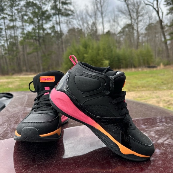 Black And1 shoes with pink and orange. Size 8 - Picture 3 of 9